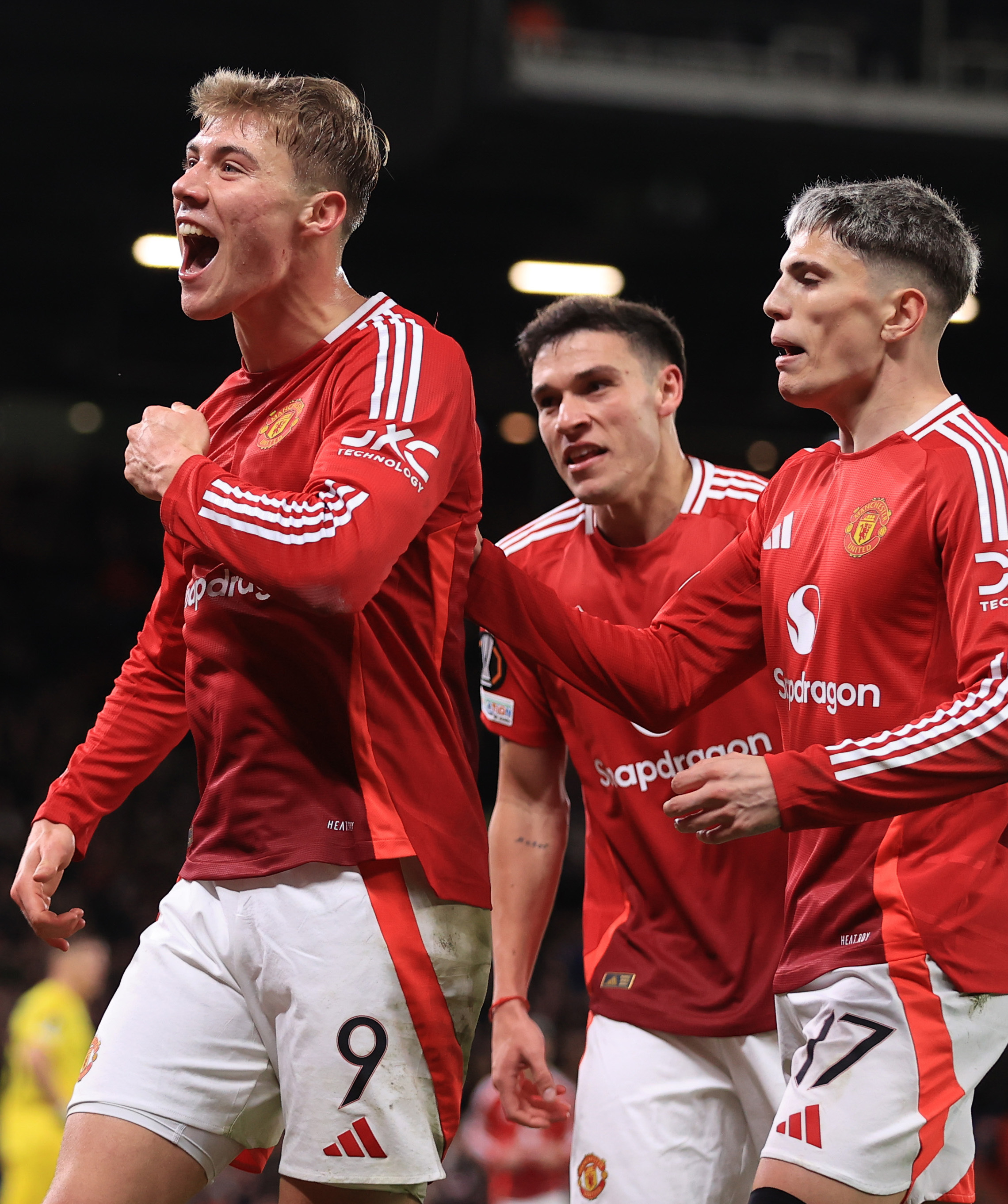 曼联阵中球员集结备战,期待胜利 曼联阵中球员集结备战,期待胜利