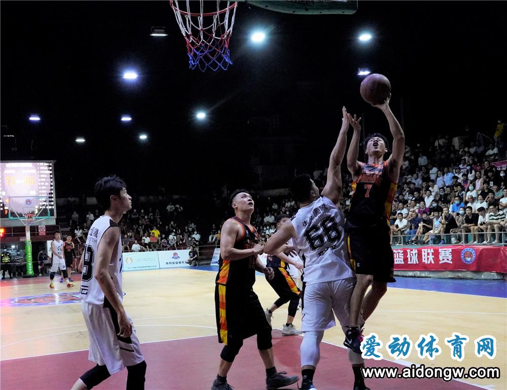 篮球明星赛大放异彩,瞩目战绩成为谈资焦点 篮球明星赛大放异彩,瞩目战绩成为谈资焦点