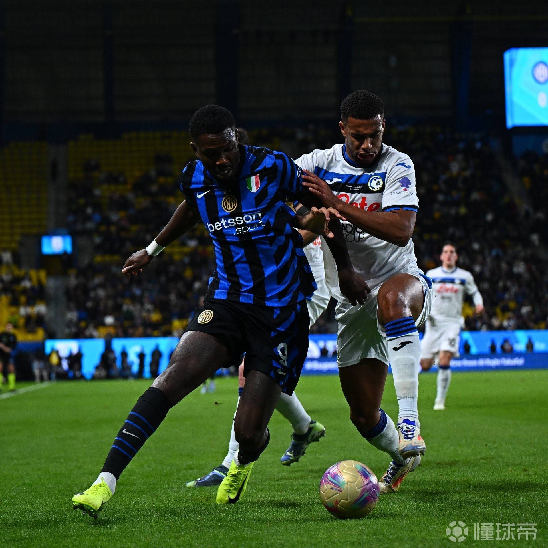 马赛目前豪取客场连胜,逼近联赛领头羊 马赛目前豪取客场连胜,逼近联赛领头羊