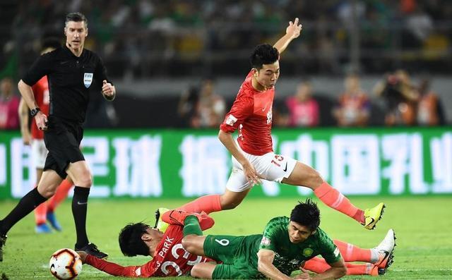 标准主场失利,战绩陷入低谷 标准主场失利,战绩陷入低谷