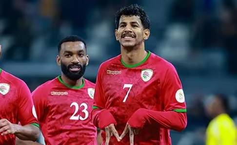 纸蓝队一路高歌猛进,力压对手夺冠 纸蓝队一路高歌猛进,力压对手夺冠