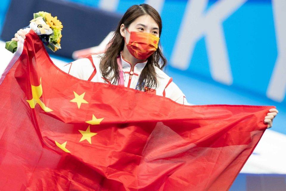 纸蓝队一路高歌猛进,力压对手夺冠 纸蓝队一路高歌猛进,力压对手夺冠