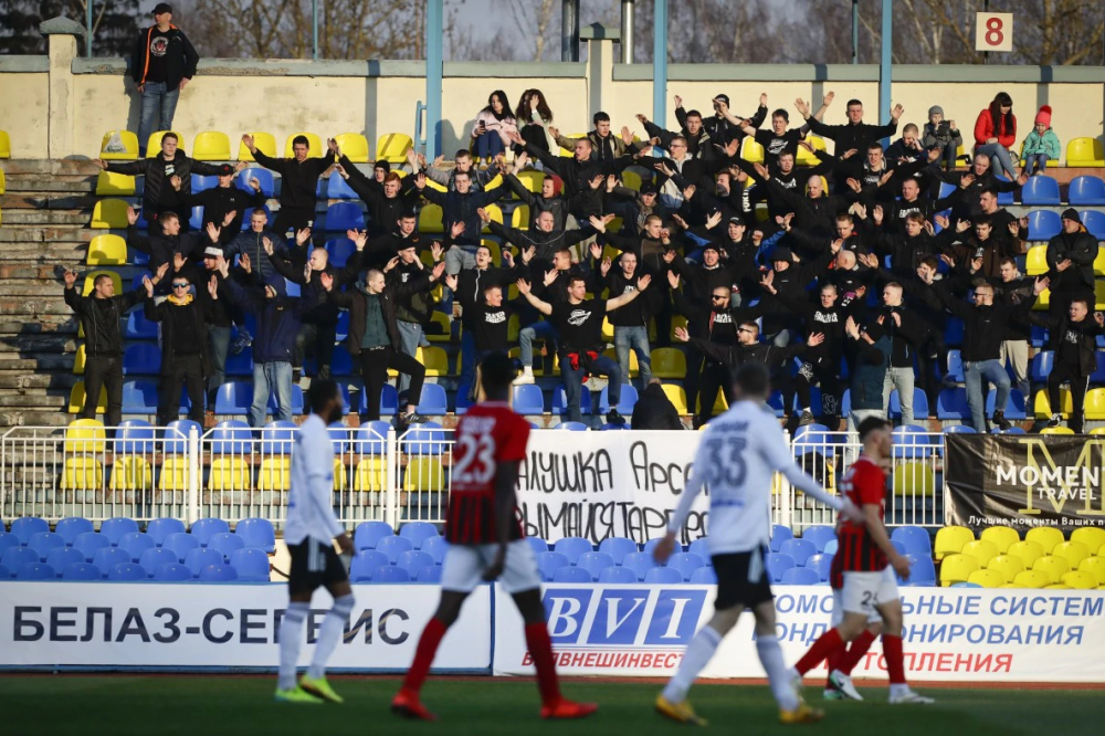 白俄罗斯队球员在国际足球赛事中取得胜利 白俄罗斯队球员在国际足球赛事中取得胜利