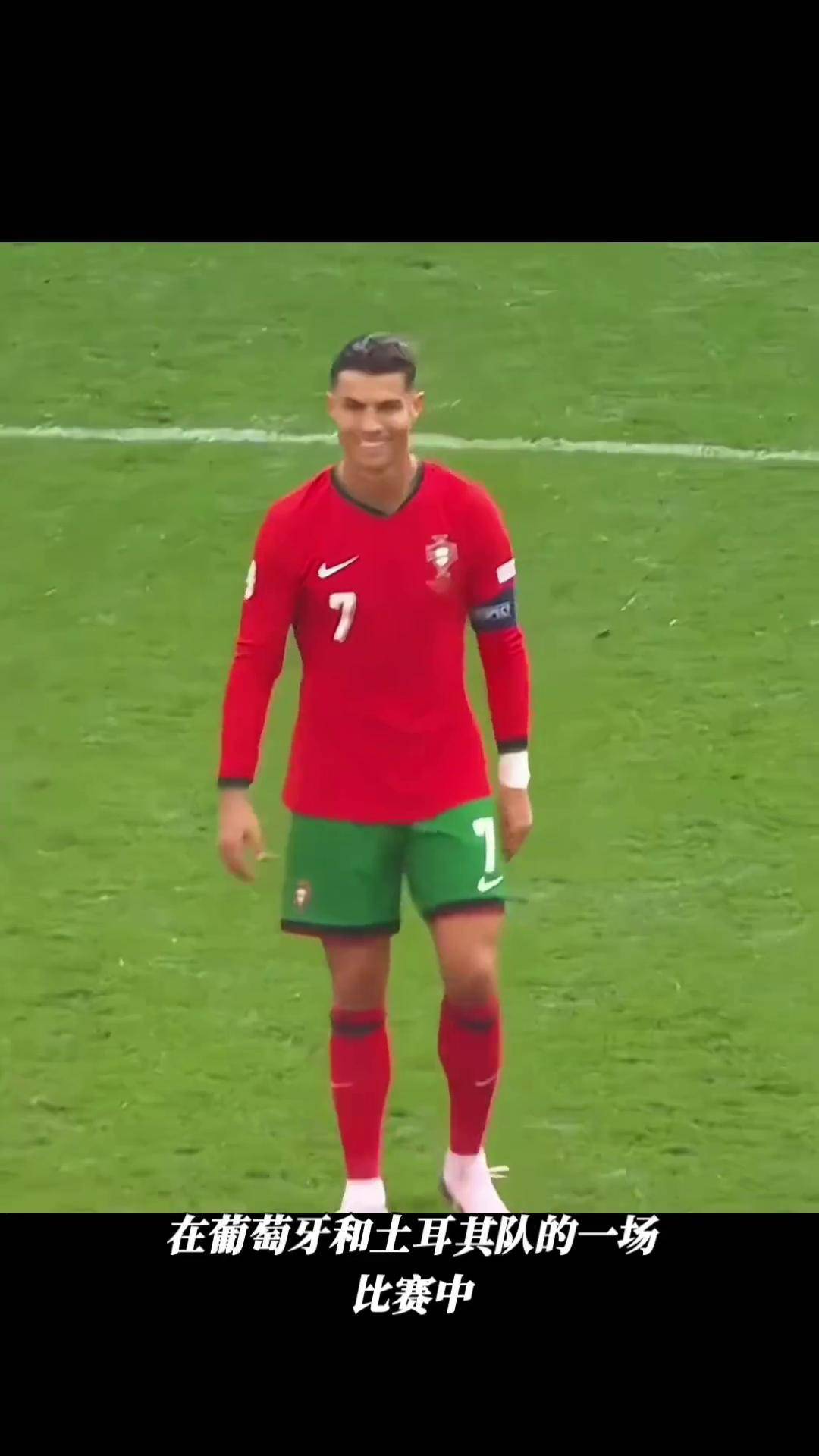 足球巨星技惊四座,精彩瞬间轮番上演 足球巨星技惊四座,精彩瞬间轮番上演