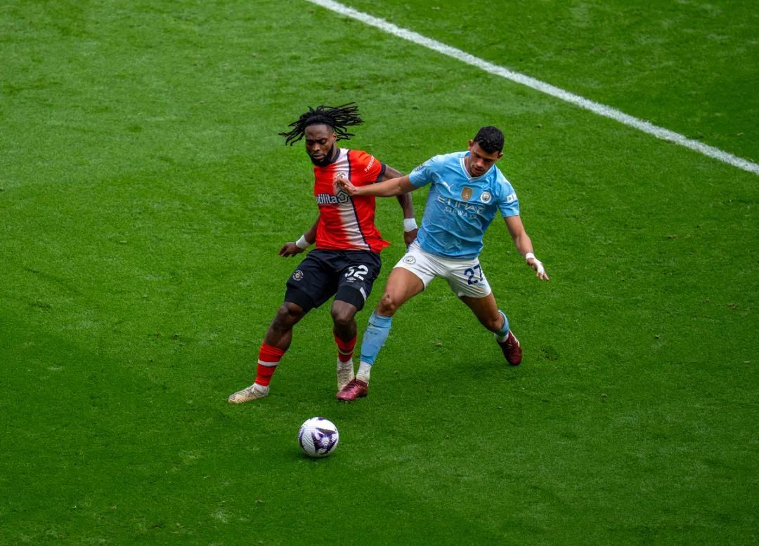 曼城全线轮换,主场大胜对手 曼城全线轮换,主场大胜对手