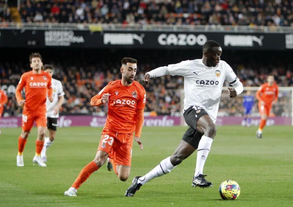 瓦伦西亚客场输球,积分榜位置下滑 瓦伦西亚客场输球,积分榜位置下滑