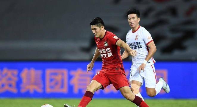 新赛季中超,球队角逐胜利,谁将一路高歌猛进 新赛季中超,球队角逐胜利,谁将一路高歌猛进