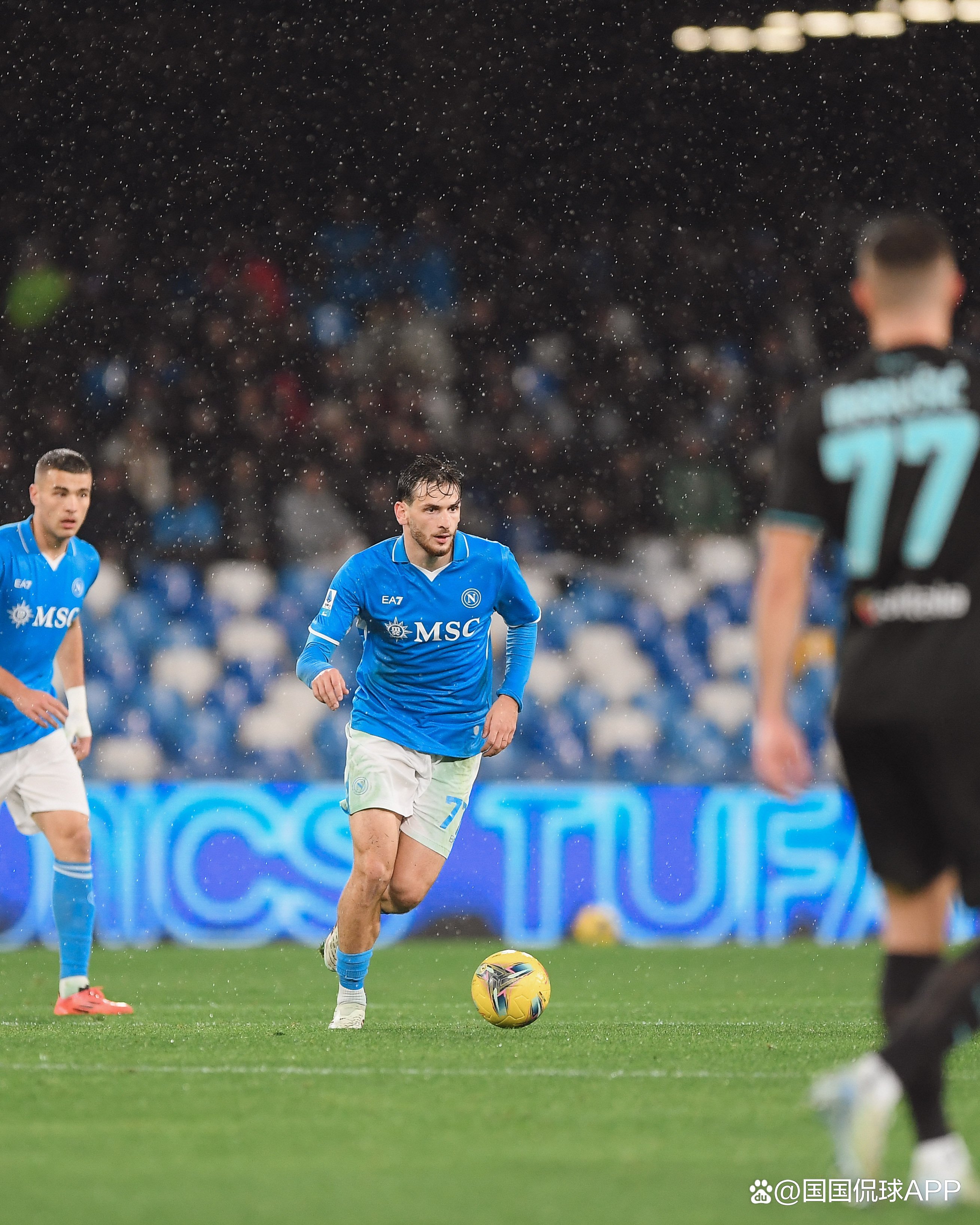 意甲赛场变数多端,胜负悬而未决 意甲赛场变数多端,胜负悬而未决