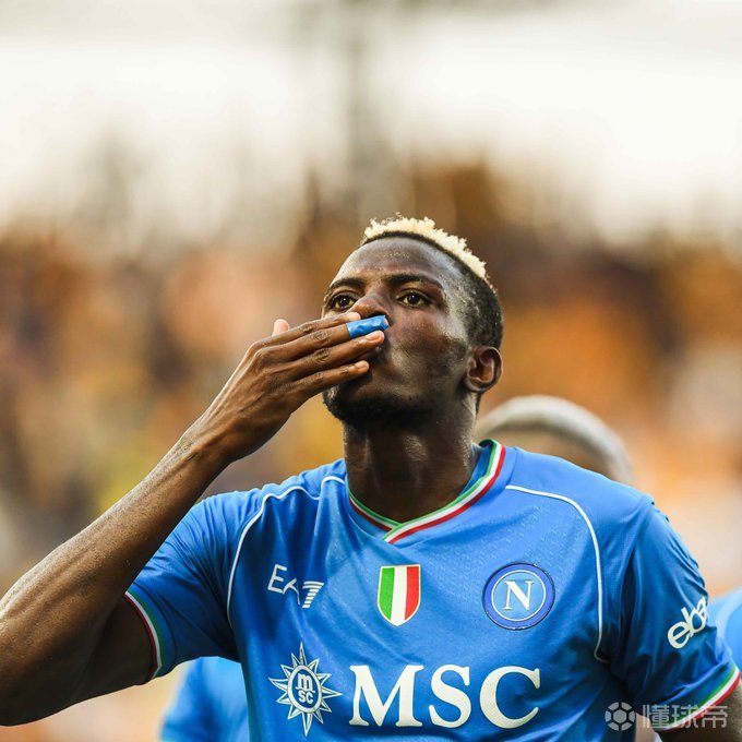 那不勒斯在主场被热那亚逆袭,连续失利 那不勒斯在主场被热那亚逆袭,连续失利