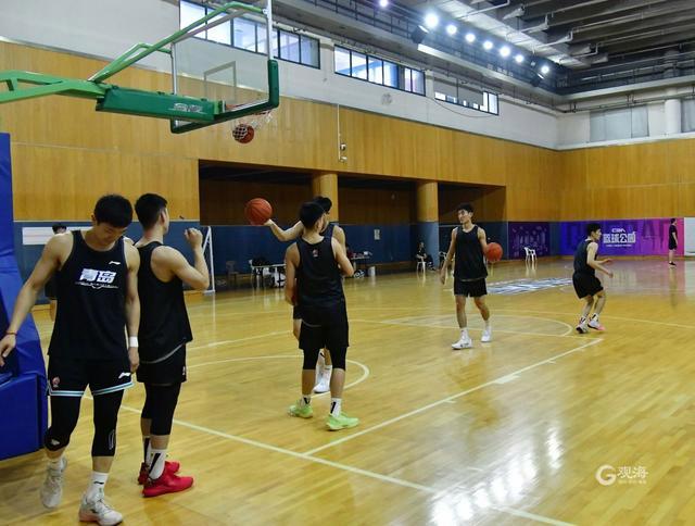 夏季联赛开战,青年球员展现潜力 夏季联赛开战,青年球员展现潜力