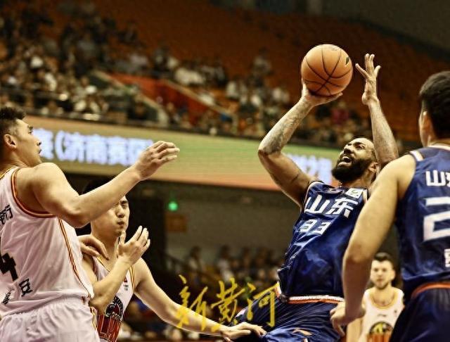 江苏男篮遭遇困境,临近关键比赛需全力应对 江苏男篮遭遇困境,临近关键比赛需全力应对