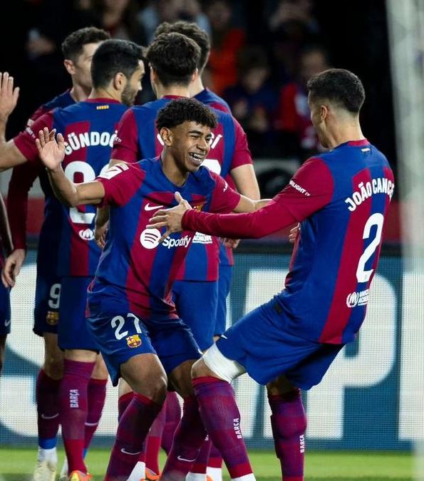 阿森纳豪取连胜,曼联遭遇连败 阿森纳豪取连胜,曼联遭遇连败