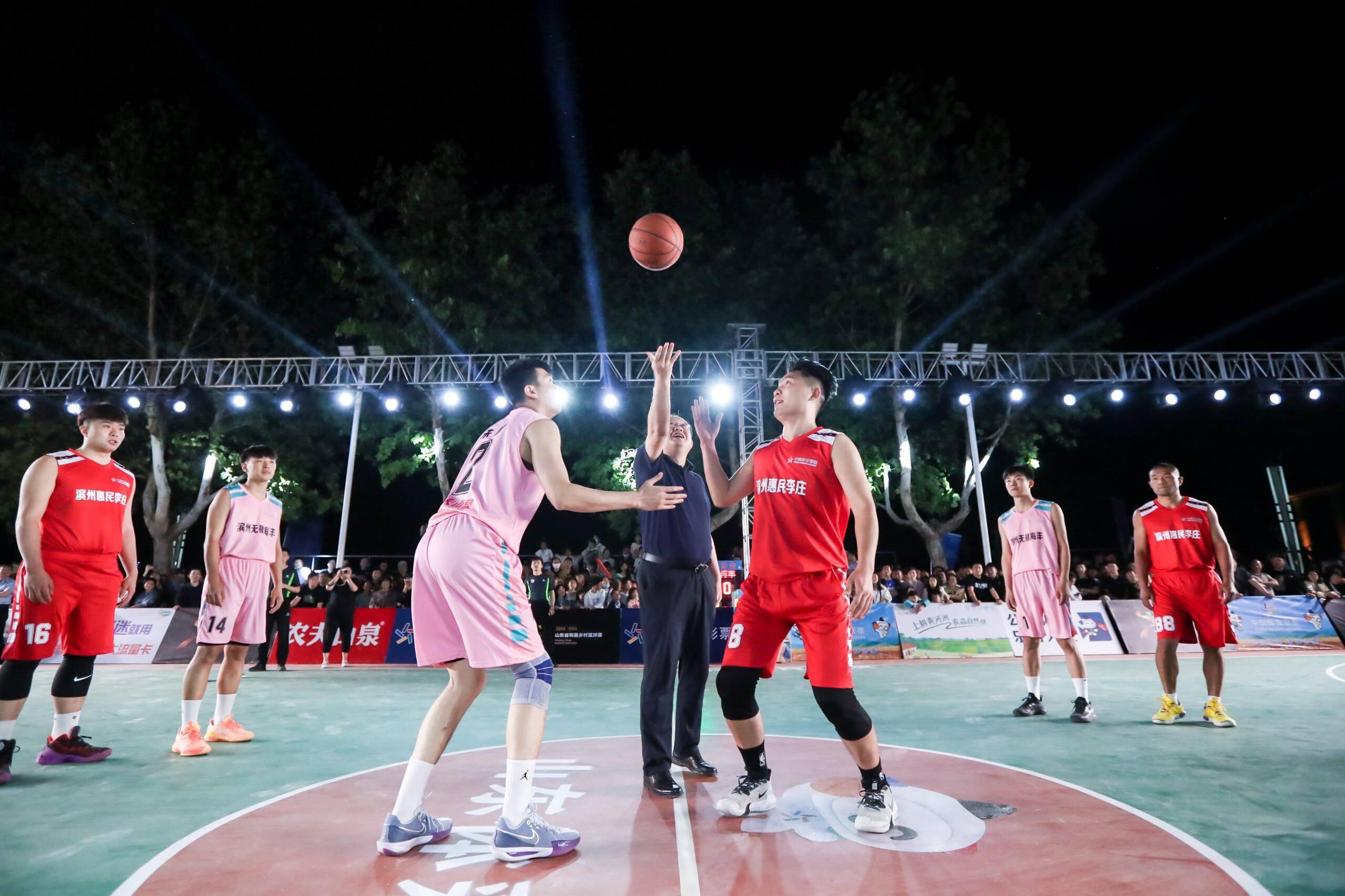 潍坊篮球队势如破竹,一路领先 潍坊篮球队势如破竹,一路领先