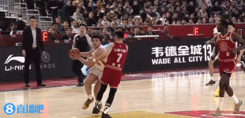 沙尔克04奋力斗争,战胜强敌 沙尔克04奋力斗争,战胜强敌