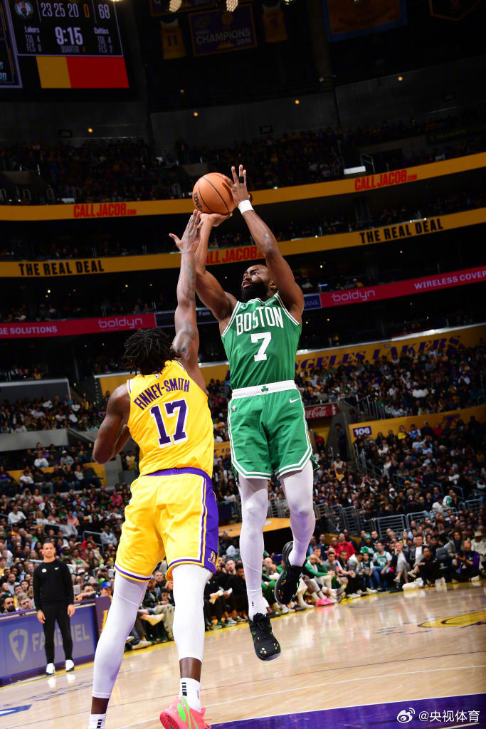 湖人遭遇主场失利,凯尔特人表现出色取胜 湖人遭遇主场失利,凯尔特人表现出色取胜