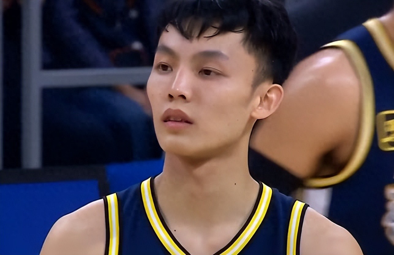 广东队客场大胜浙江,领跑积分榜领先优势显著 广东队客场大胜浙江,领跑积分榜领先优势显著