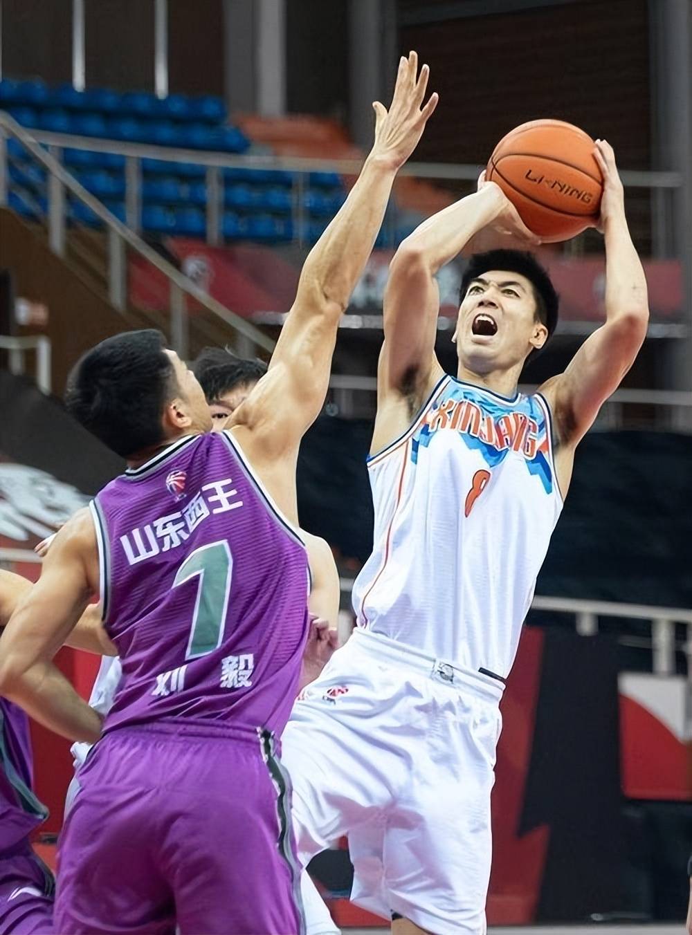 广东队客场大胜浙江,领跑积分榜领先优势显著 广东队客场大胜浙江,领跑积分榜领先优势显著