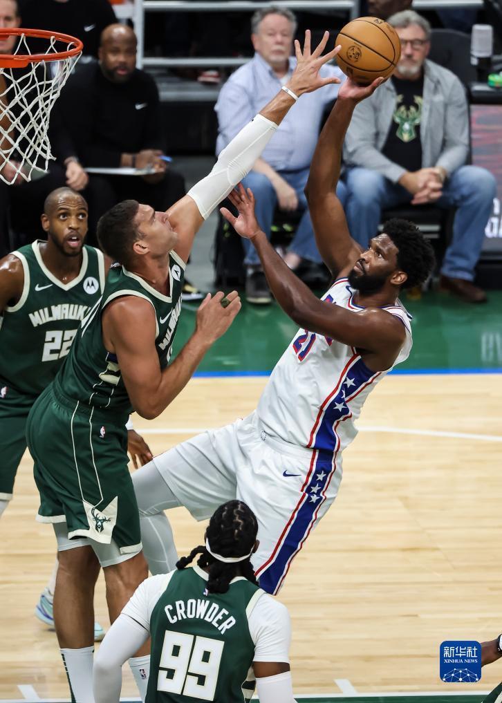 雄鹿主场擒开拓者,安特托昆博干净整洁率队取胜 雄鹿主场擒开拓者,安特托昆博干净整洁率队取胜