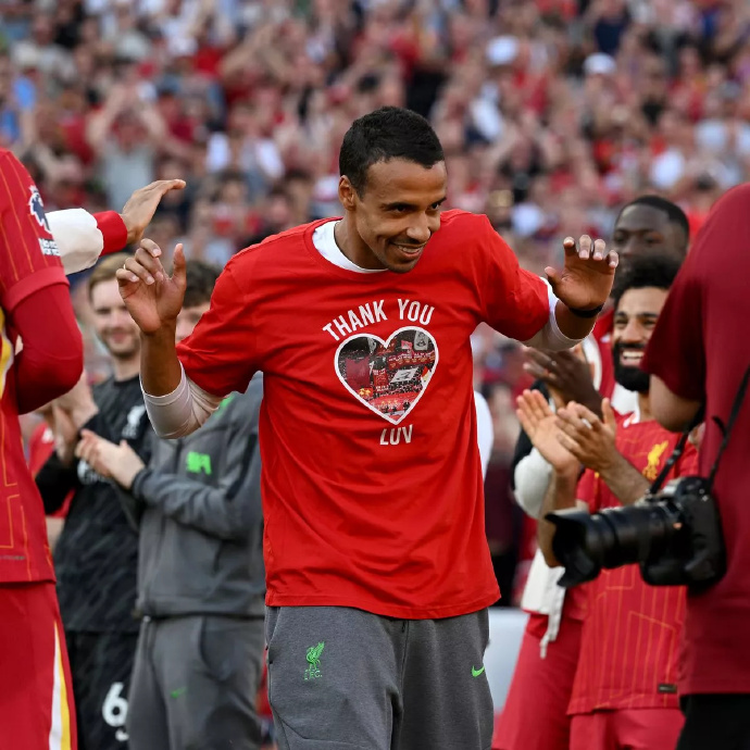 沙尔克04状态低迷,全队动荡 沙尔克04状态低迷,全队动荡