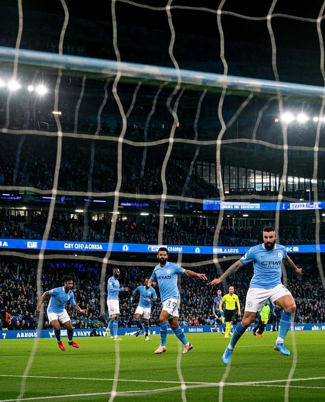 曼城狂胜:马赛生死战,萨内双响 曼城狂胜:马赛生死战,萨内双响