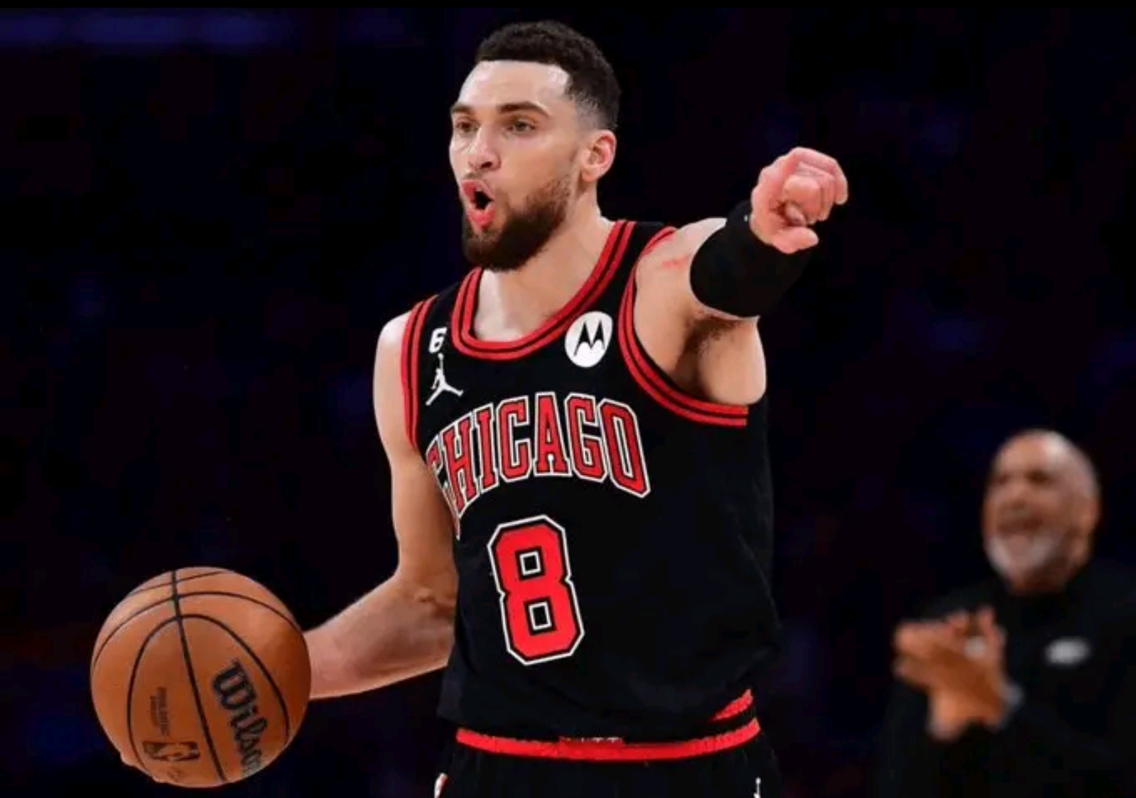 公牛重新调整战术,战胜尼克斯取得东部半决赛资格 公牛重新调整战术,战胜尼克斯取得东部半决赛资格