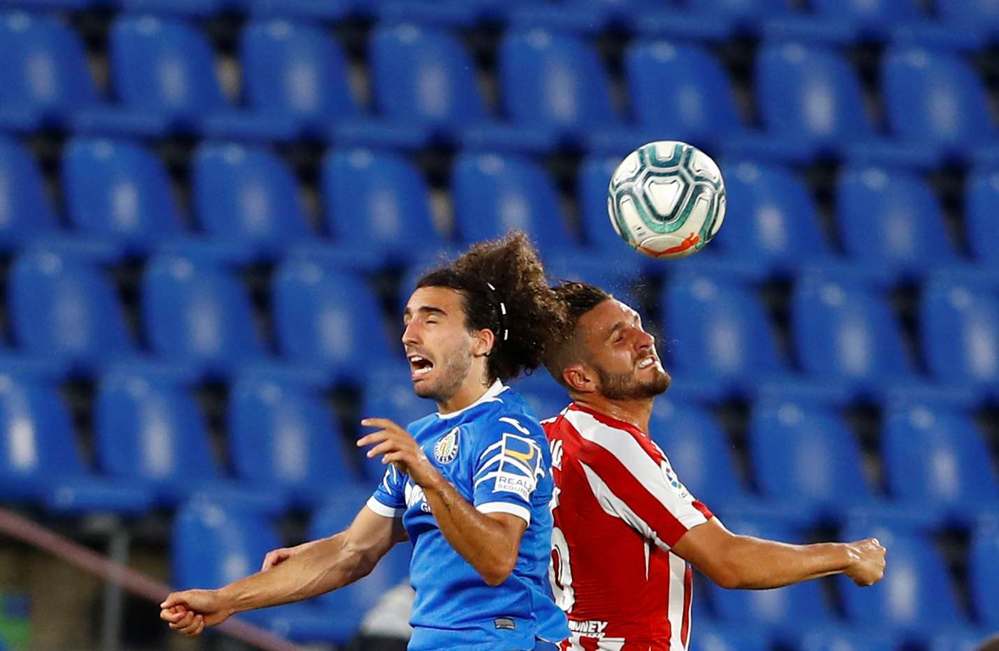 赫塔菲勇夺胜利,展现出色实力 赫塔菲勇夺胜利,展现出色实力