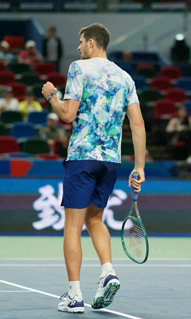 上海猛龙实现逆转胜利,令人瞩目 上海猛龙实现逆转胜利,令人瞩目