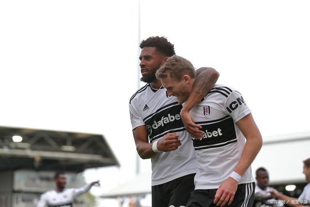 热刺队在比赛中展现出色表现 热刺队在比赛中展现出色表现