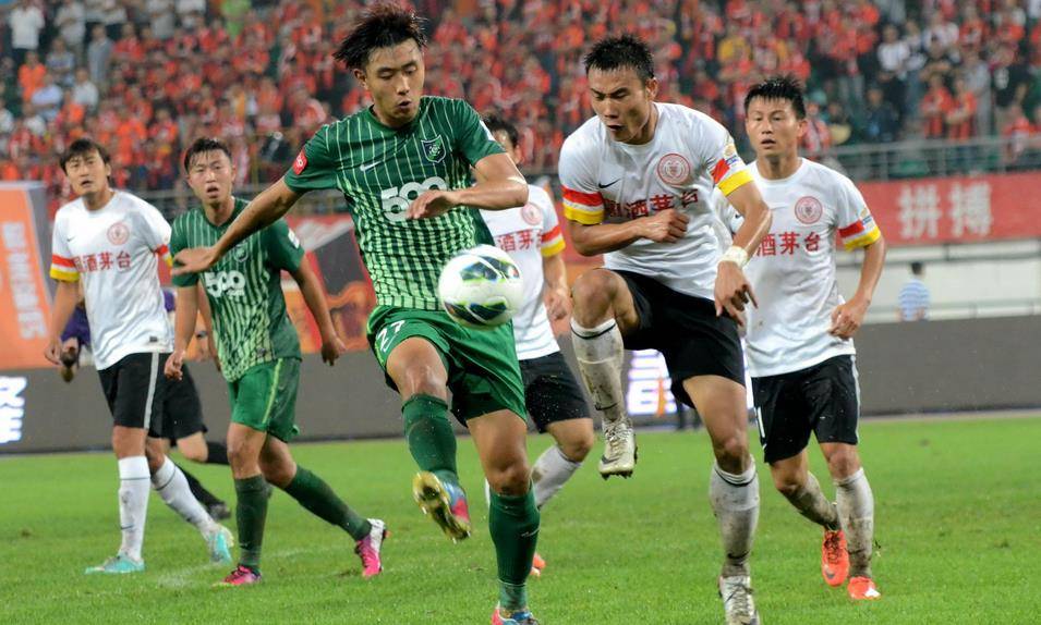 绿城主场战平人和,保持不败纪录 绿城主场战平人和,保持不败纪录