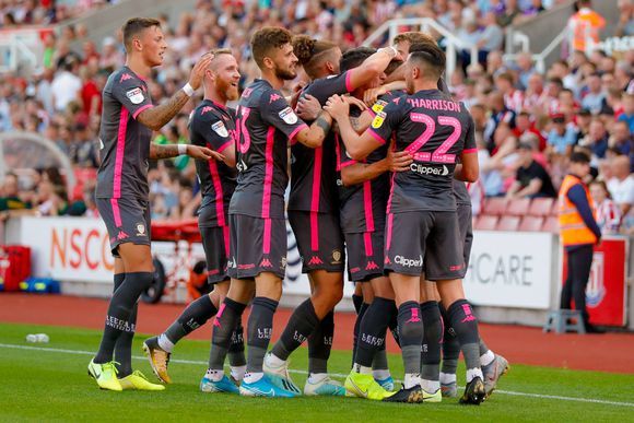 斯旺西城主场平局,积分榜排名保持不变 斯旺西城主场平局,积分榜排名保持不变