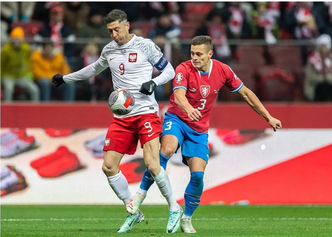 波兰队凭借进攻力夺胜,小组第一 波兰队凭借进攻力夺胜,小组第一