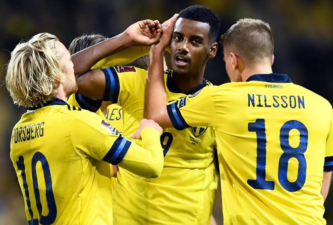 瑞典队遭逢惨败,欧预赛前景堪忧 瑞典队遭逢惨败,欧预赛前景堪忧