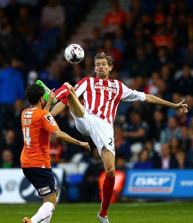 捷克队在比赛中击败爱尔兰队 捷克队在比赛中击败爱尔兰队