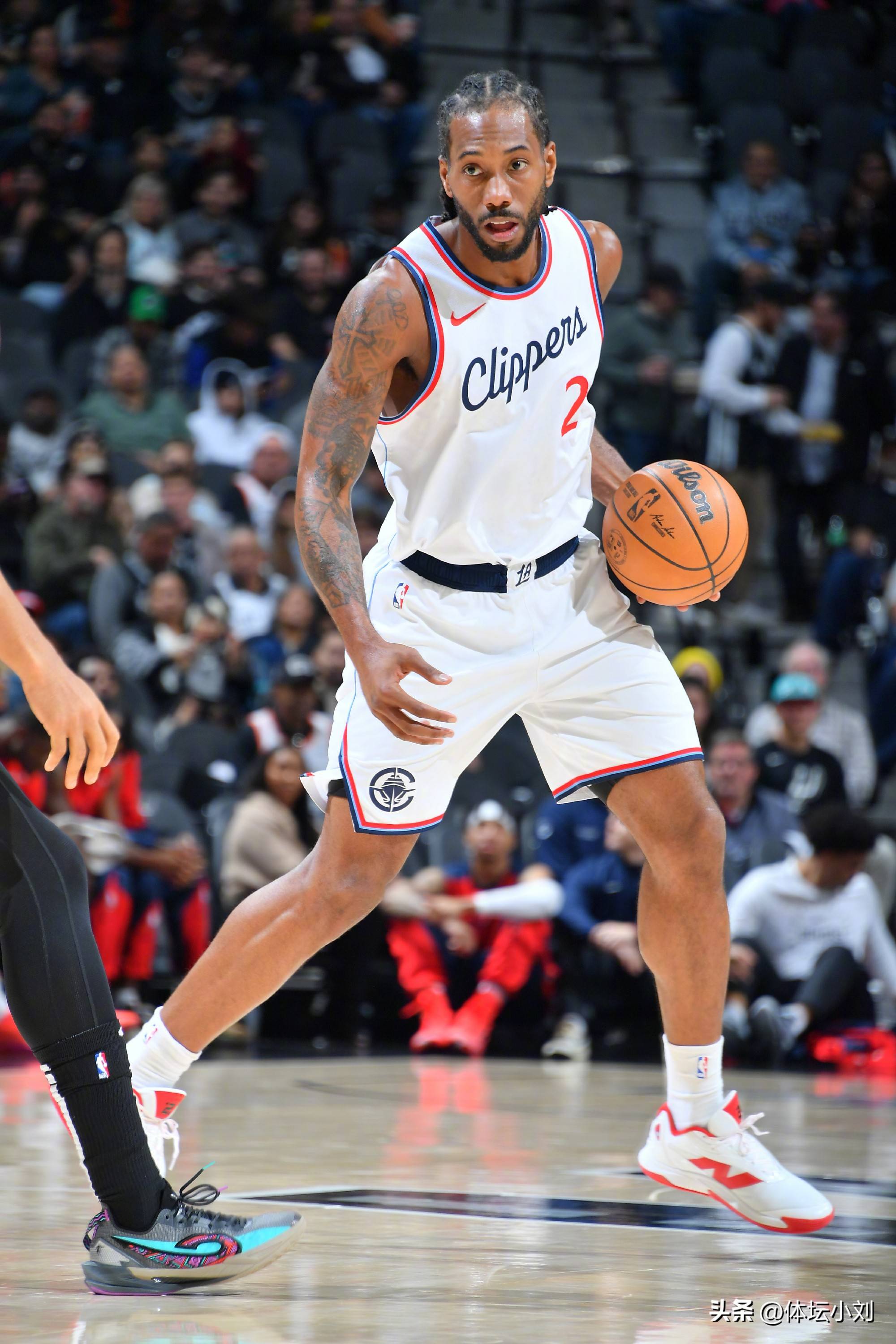 快船主场惨败开拓者,莱昂纳德24分神准 快船主场惨败开拓者,莱昂纳德24分神准