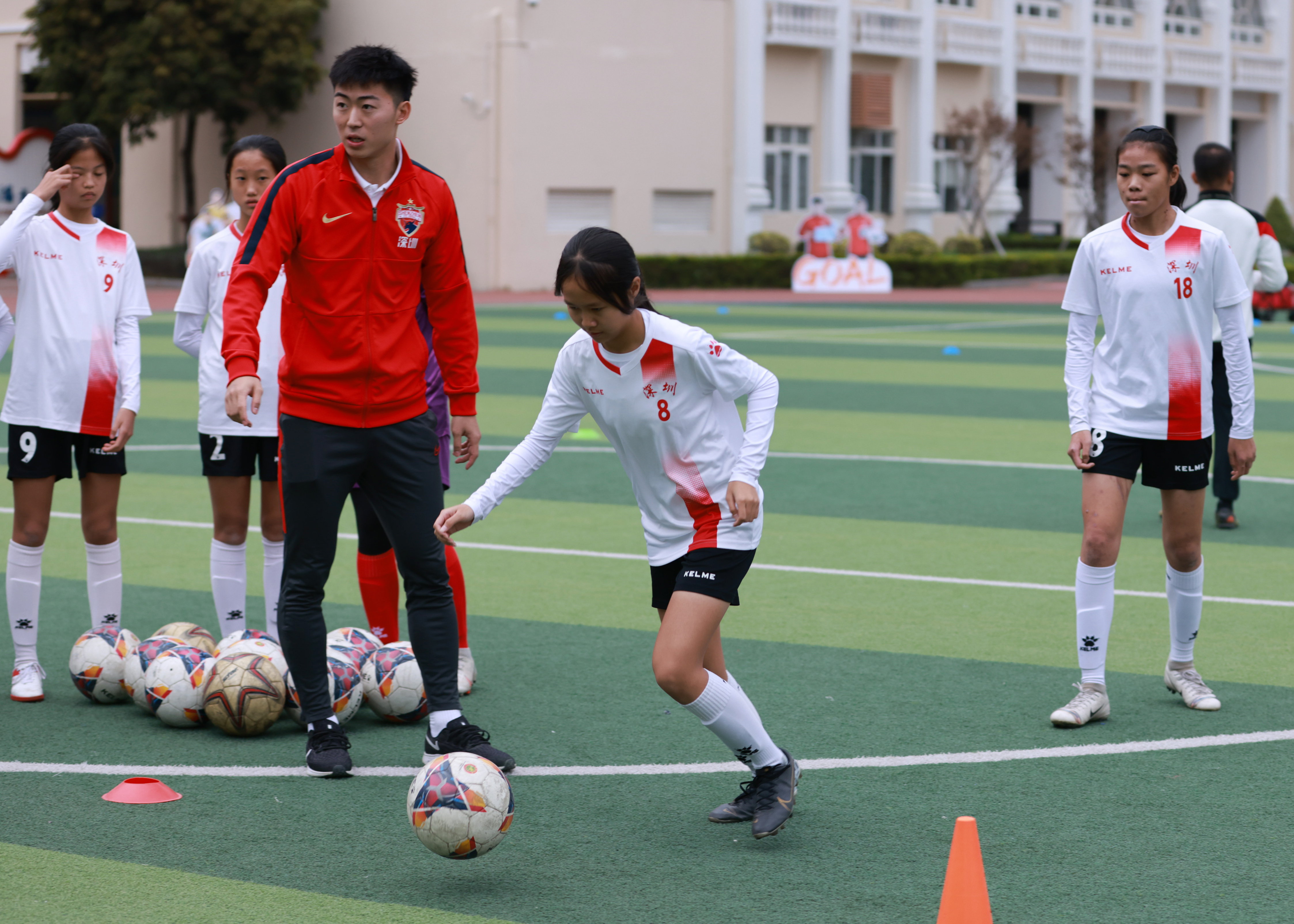 深圳佳兆业遭遇不振,球员心理素质受到考验需要合理调整意志力 深圳佳兆业遭遇不振,球员心理素质受到考验需要合理调整意志力