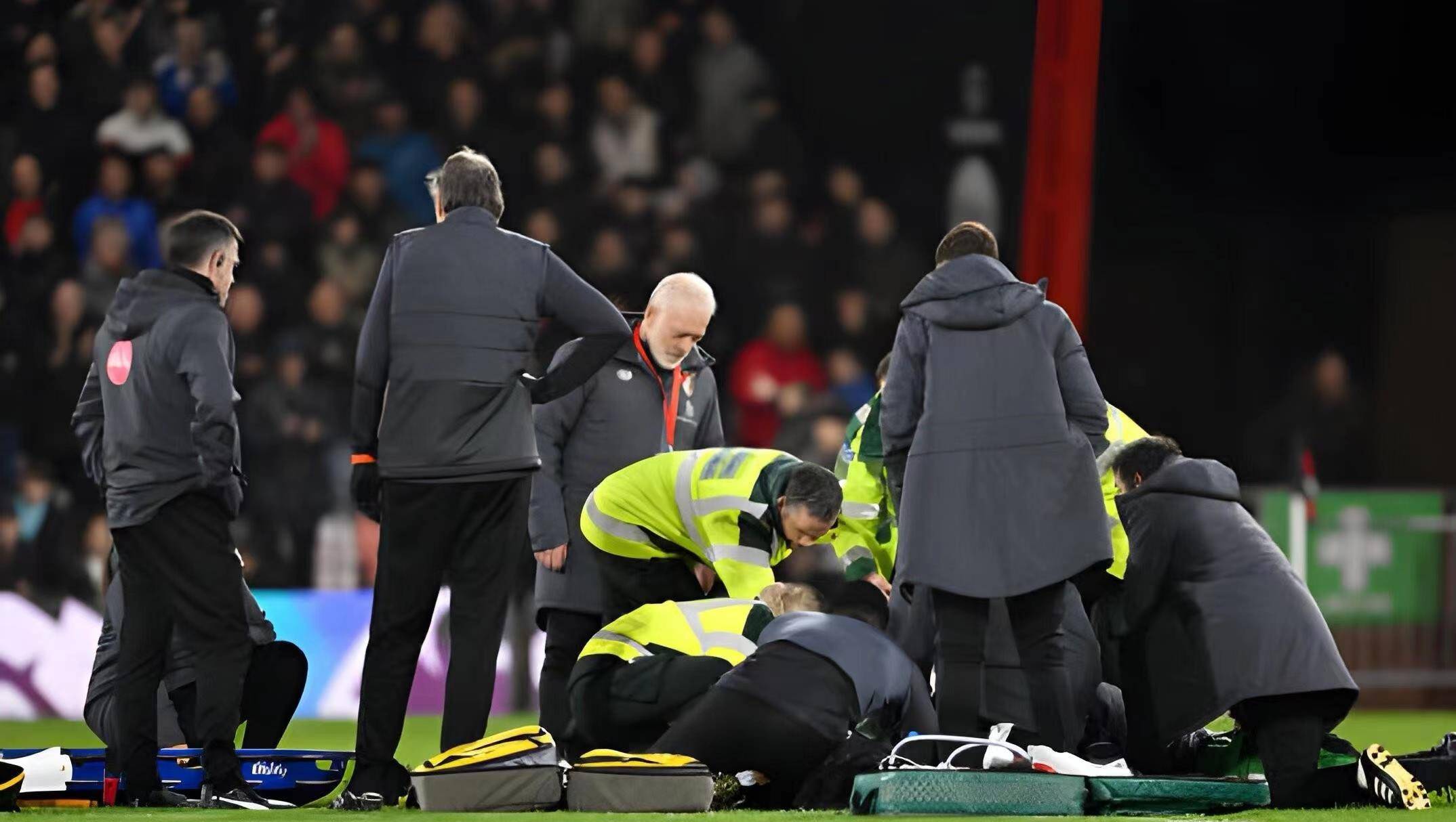 纽卡斯尔连败,陷入保级泥潭 纽卡斯尔连败,陷入保级泥潭