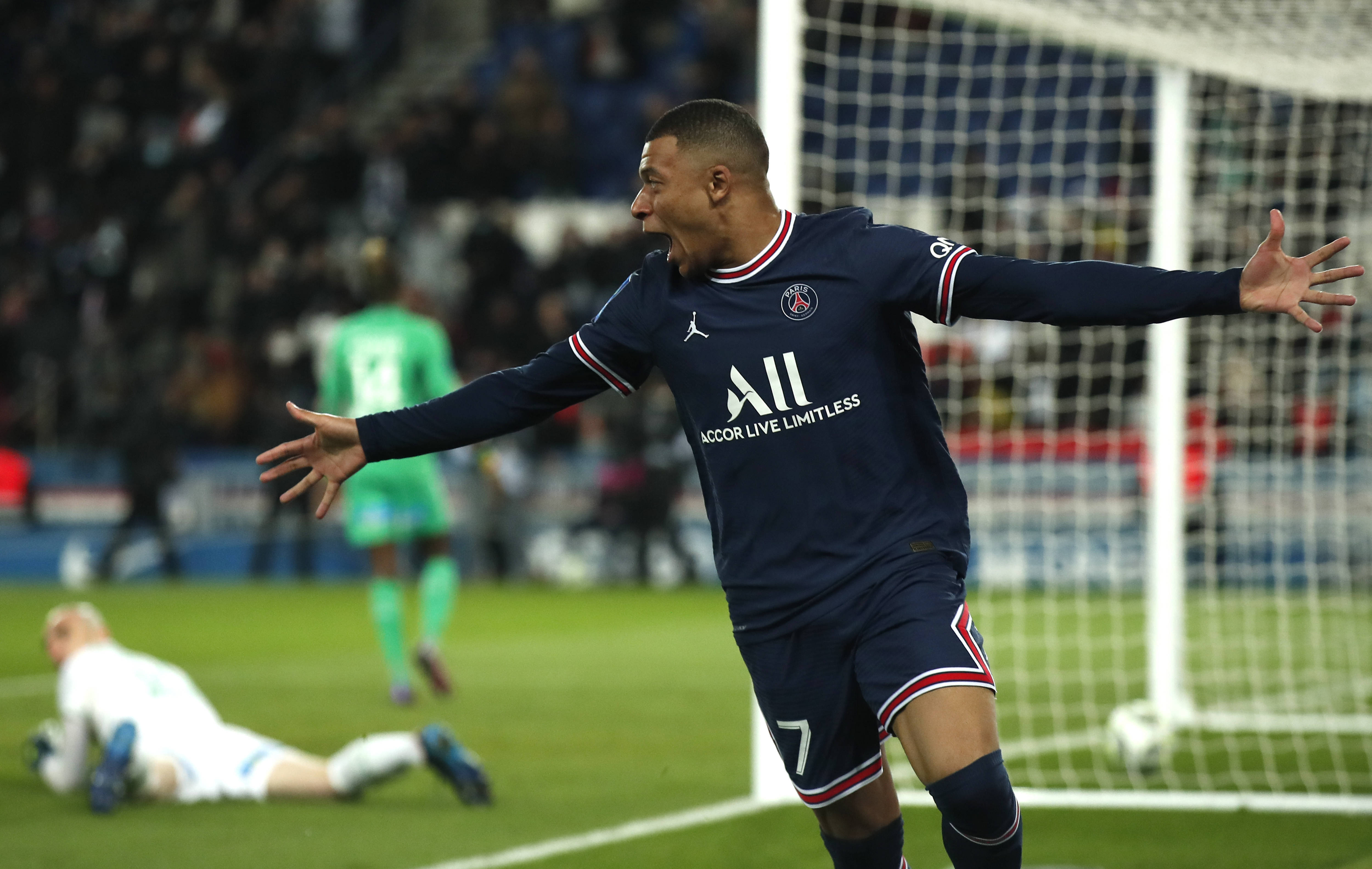 巴黎圣日耳曼一路领先,晋级欧冠半决赛! 巴黎圣日耳曼一路领先,晋级欧冠半决赛!