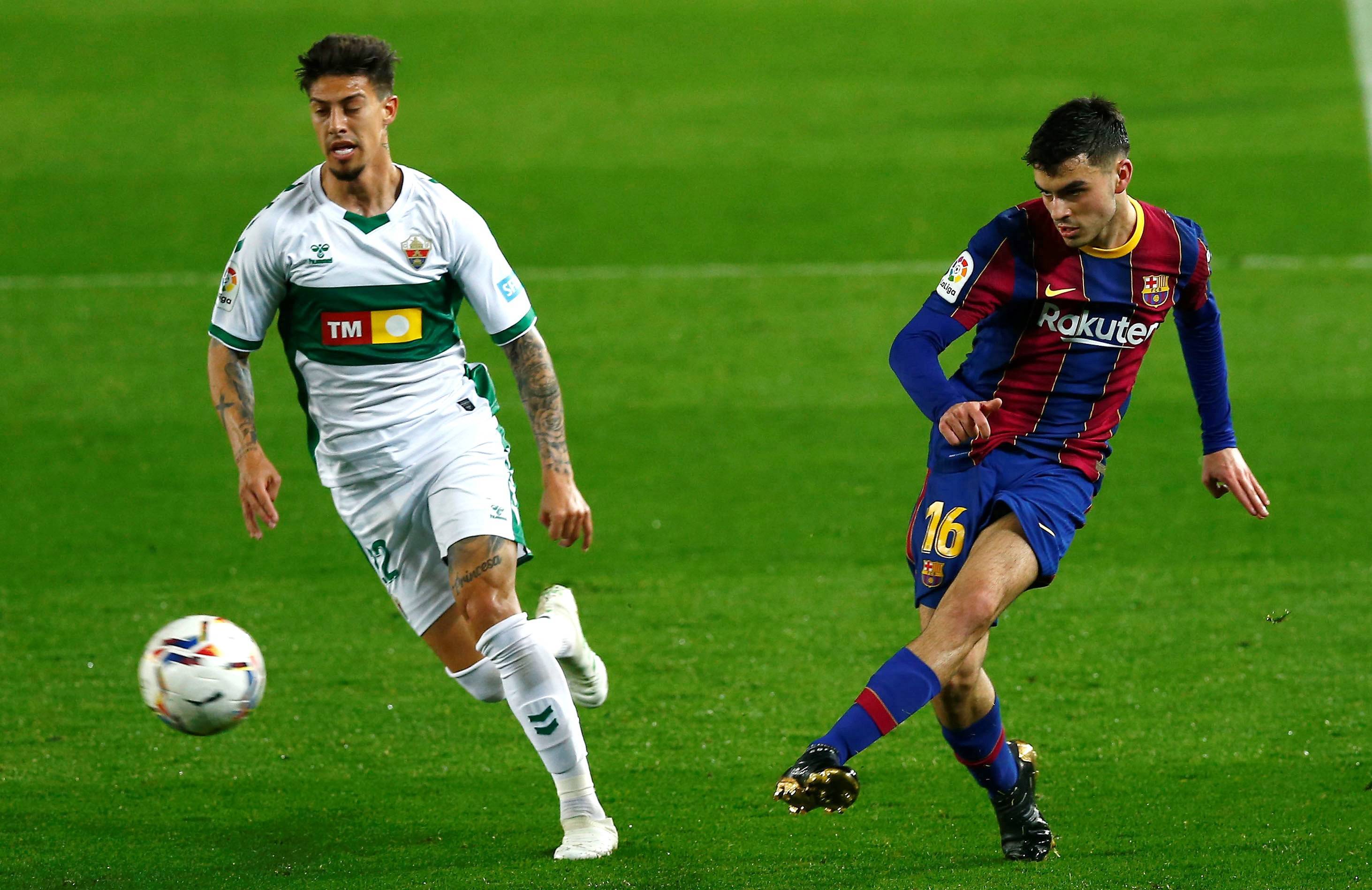 多次攻防转换,比分上下飘摇,最终以微弱优势获胜 多次攻防转换,比分上下飘摇,最终以微弱优势获胜