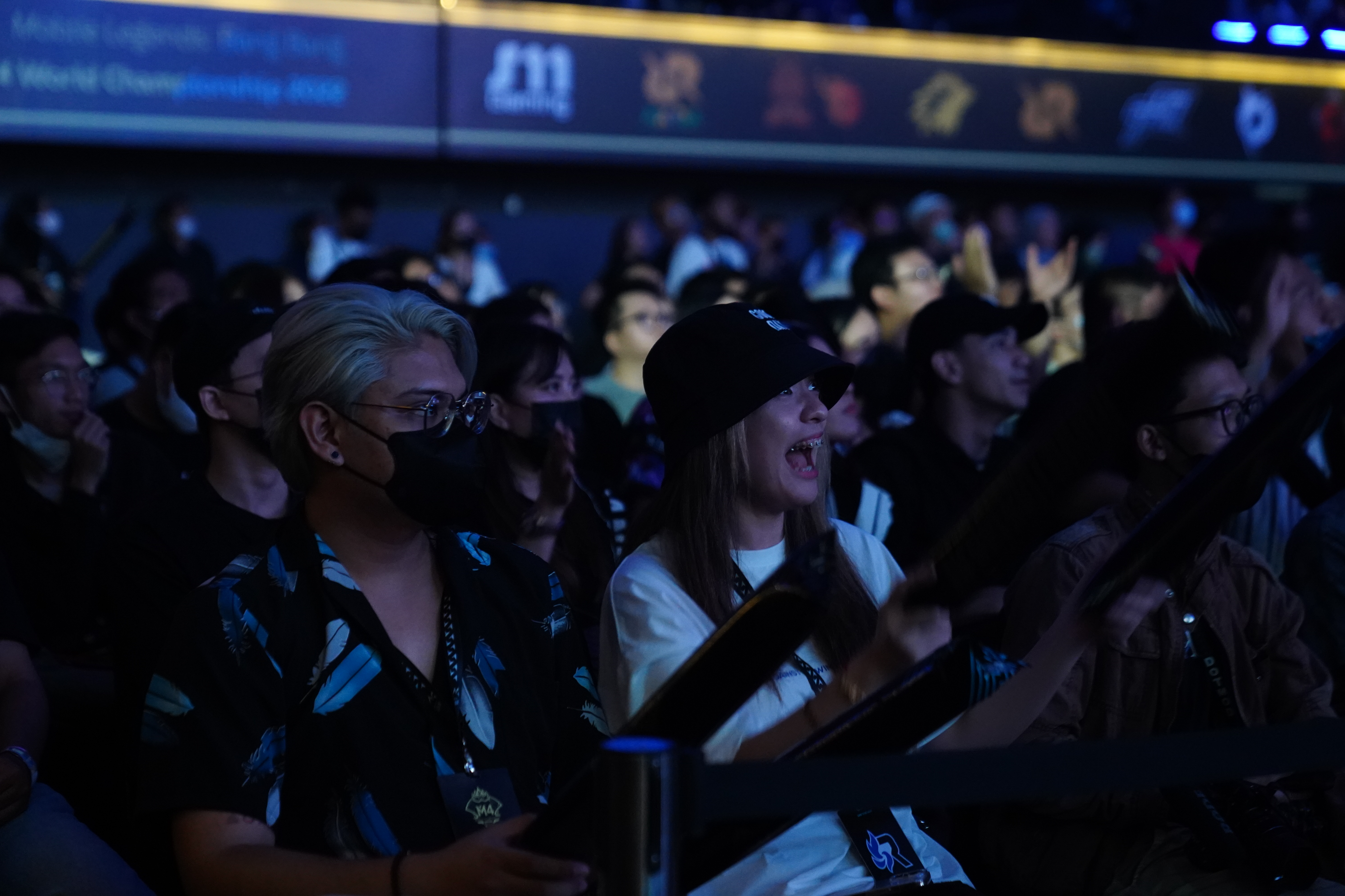 国内外豪强争霸,赛场上气氛火爆 国内外豪强争霸,赛场上气氛火爆