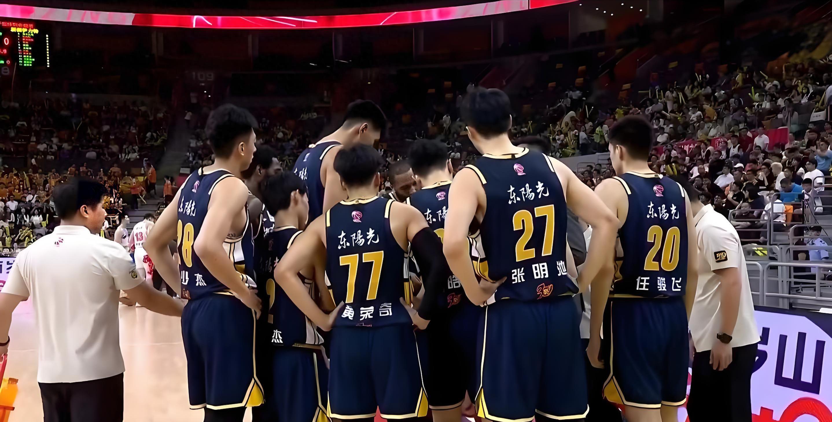 北京队与广东队的对抗再度上演 北京队与广东队的对抗再度上演