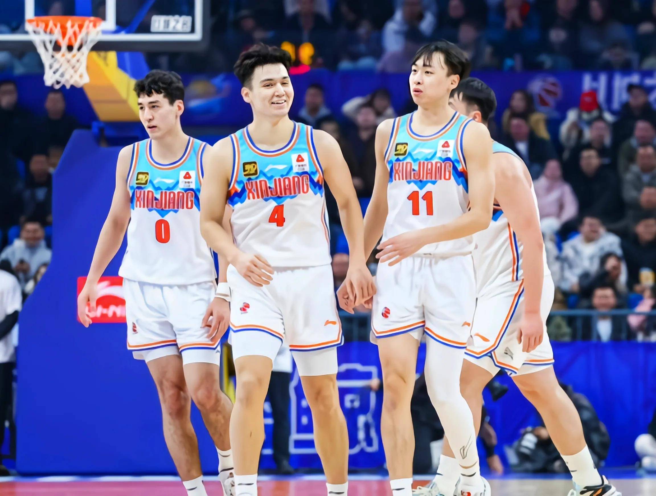 新疆男篮双外援表现稳定,帮助球队取得胜利 新疆男篮双外援表现稳定,帮助球队取得胜利