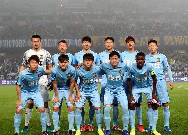 苏宁战平恒大:江苏苏宁队与广州恒大队踢平,形势胶着 苏宁战平恒大:江苏苏宁队与广州恒大队踢平,形势胶着