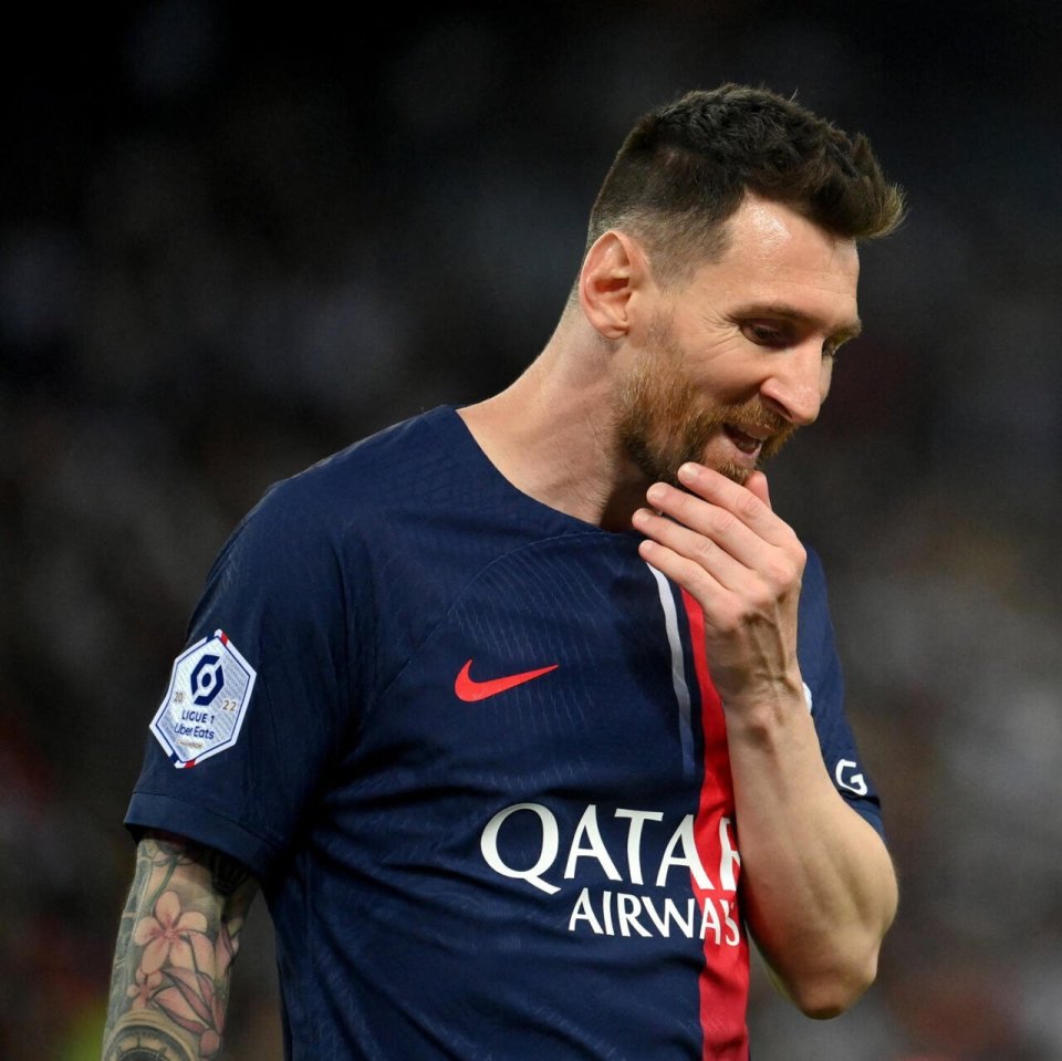 里昂主场失利,争冠形势严峻 里昂主场失利,争冠形势严峻