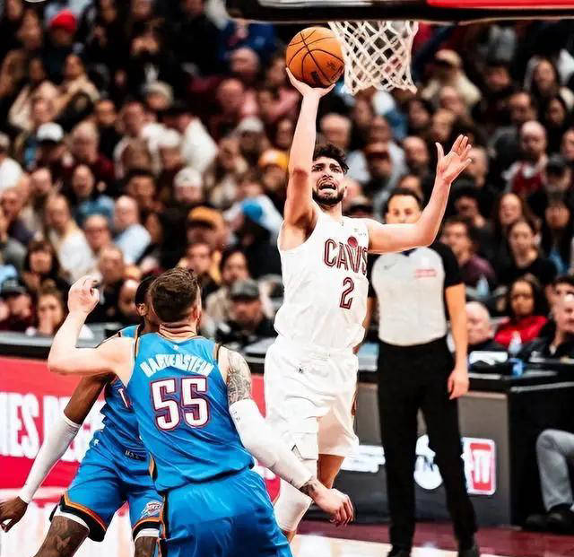 超级巨星受伤球队寻找替补,备战艰难 超级巨星受伤球队寻找替补,备战艰难