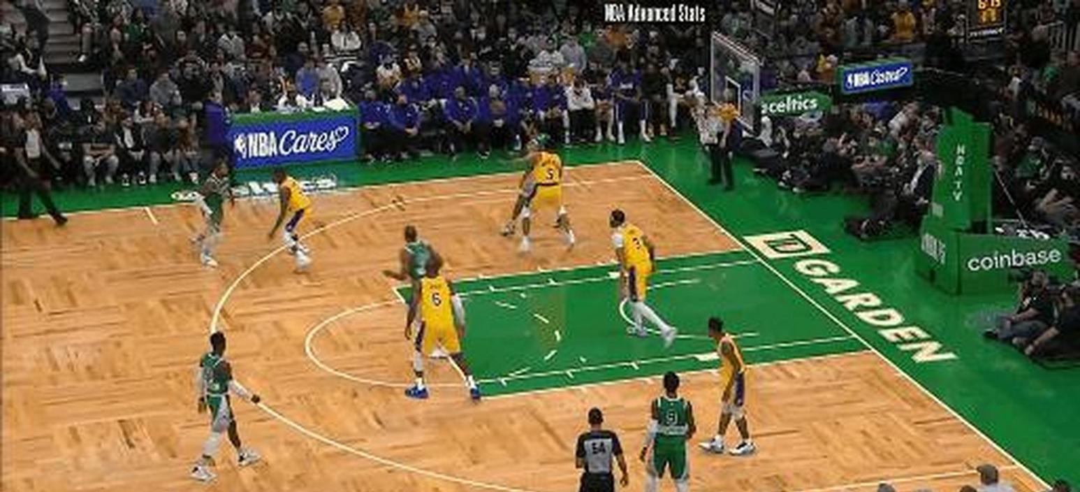 铁桶防守!比赛中球队铁桶般防守稳住局面 铁桶防守!比赛中球队铁桶般防守稳住局面