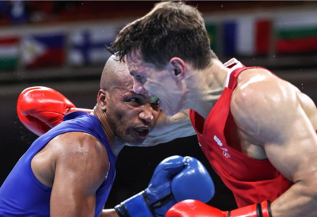 英国拳击选手实现逆袭,夺得金牌 英国拳击选手实现逆袭,夺得金牌