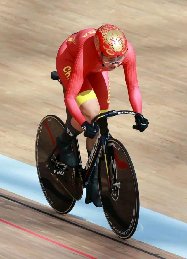 荷兰自行车选手速度惊人夺金 荷兰自行车选手速度惊人夺金