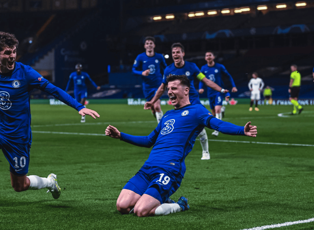 切尔西前锋突破对手防线破门取得领先 切尔西前锋突破对手防线破门取得领先