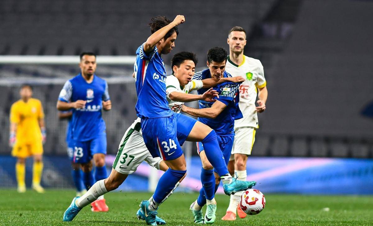 精彩对决拉开帷幕,球迷热烈期待 精彩对决拉开帷幕,球迷热烈期待