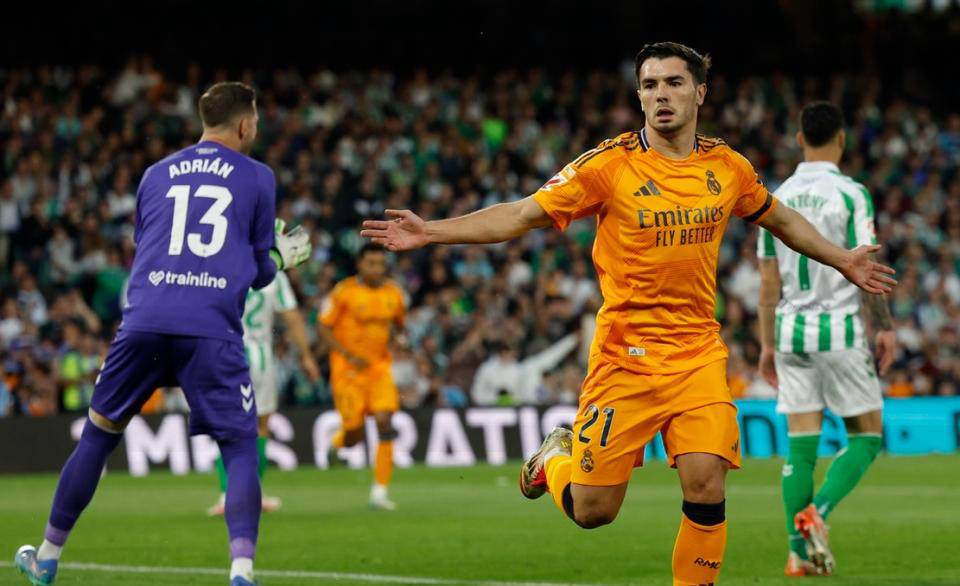 皇马客场惨败,晋级前途一片黑暗 皇马客场惨败,晋级前途一片黑暗